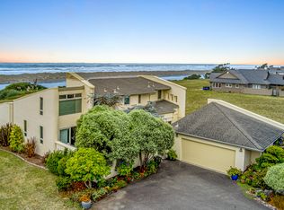 2822 Sandpointe Dr, McKinleyville, CA 95519