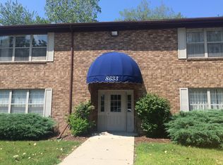 8633 Macomb St APT 5, Grosse Ile, MI 48138