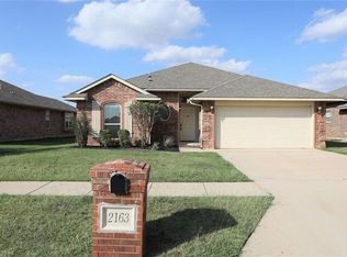 2163 Peacock Dr, Edmond, OK 73012