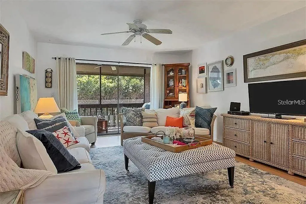 1 bed, 1.0 bath, 800 sqft, $1,950 — Photo 3