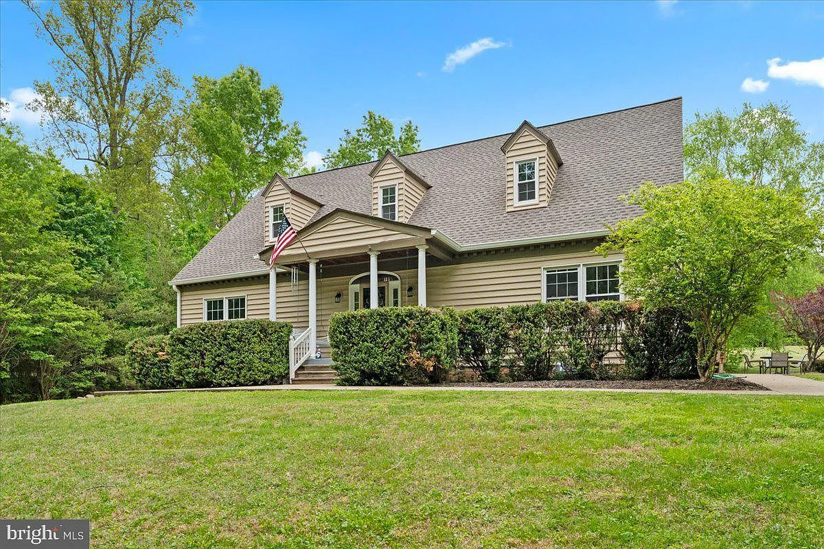 5 bed, 3.0 bath, 4447 sqft, $2,895 — Photo 1