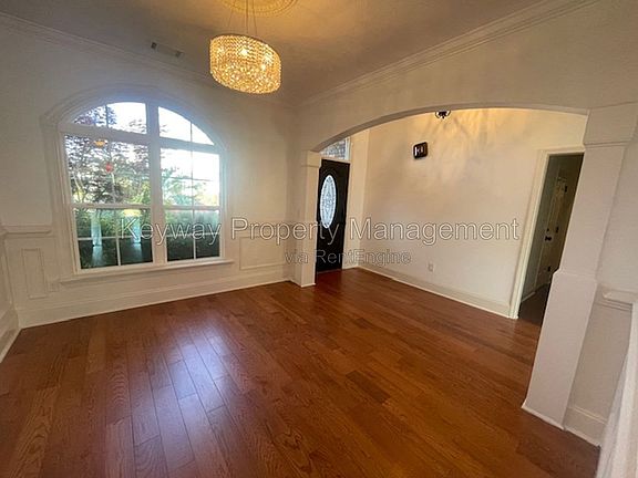 2nd image of 880 Willow Lk