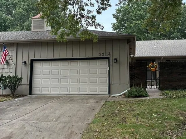 2214 Condolea Ter, Leawood, KS 66209
