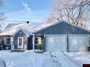 912 Point Pleasant Rd, Madison Lake, MN 56063