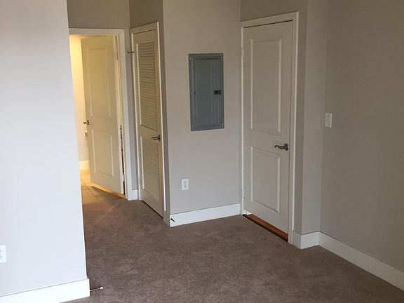 4th image of 150 The Promenade N Unit 303