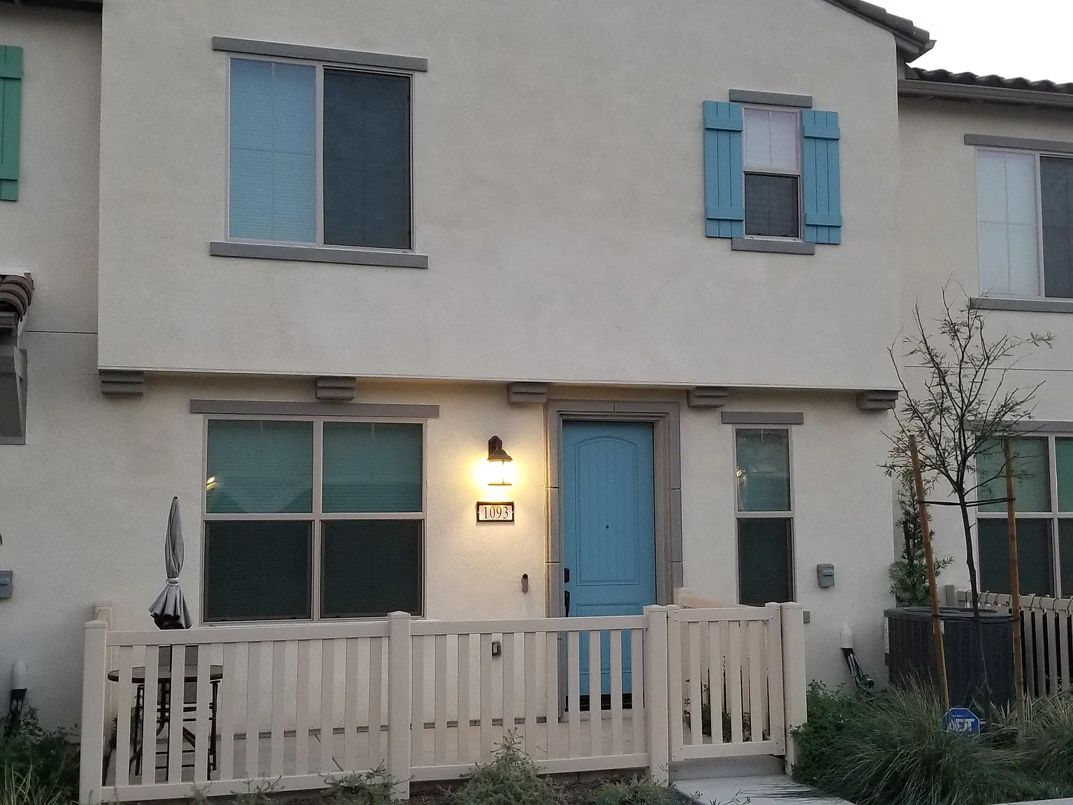 3 bed, 2.5 bath, 1592 sqft, $3,200 — Photo 2