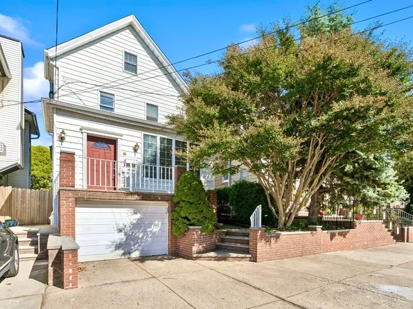 27 E 43rd St, Bayonne, NJ 07002
