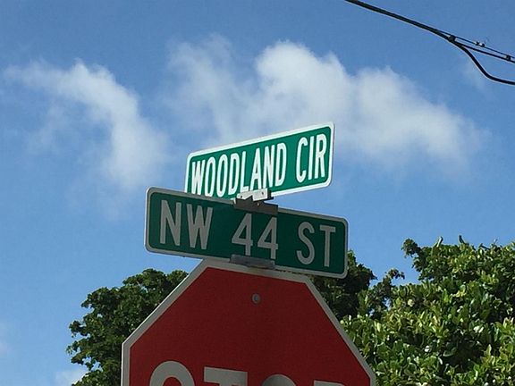 5th image of 4410 Woodland Cir