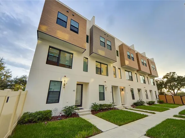 323 15th St N, Petersburg, FL 33705