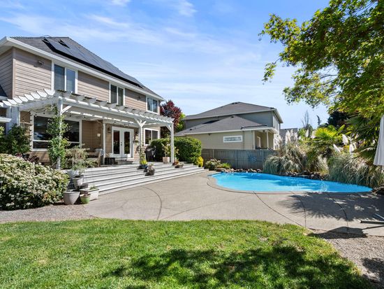 2675 Kerrisdale Ridge Dr, Medford, OR 97504