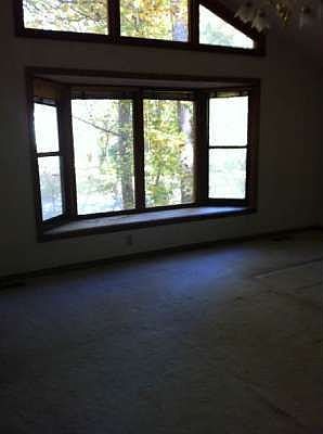 2nd image of 764 Scarlet Dr NE