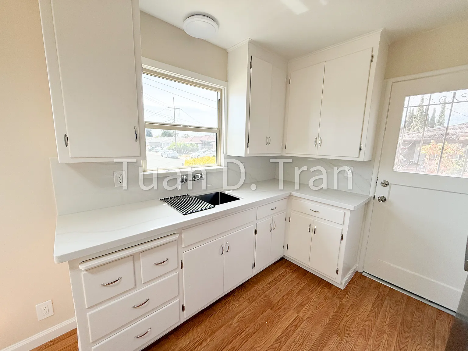 2 bed, 750 sqft, $2,700 — Photo 4