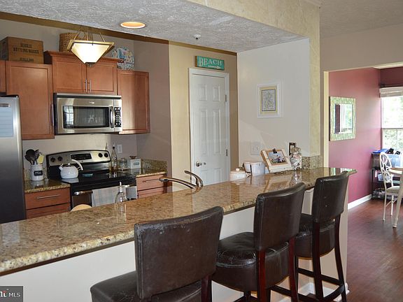 5th image of 618 Belle Dora Ct