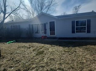 7821 Lakeshore Rd, Lakeport, MI 48059