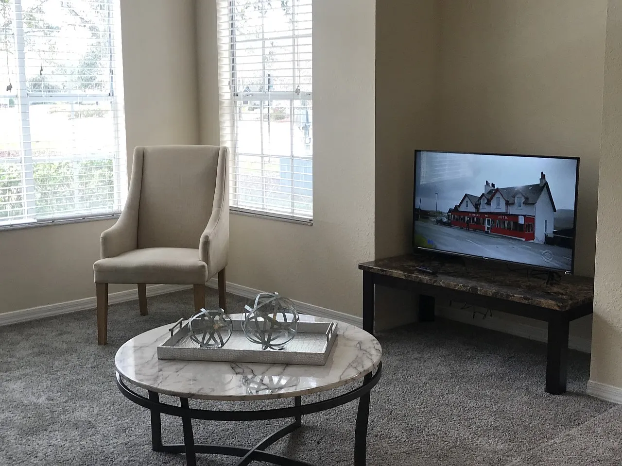 2 bed, 1015 sqft, $1,750 — Photo 2