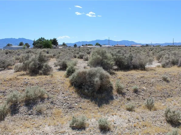 2240 S Jacaranda St, Pahrump, NV 89048