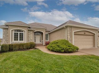 102 Arapaho Trl, Lake Winnebago, MO 64034