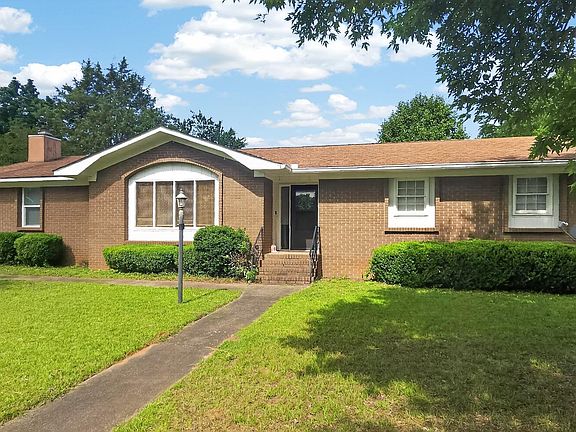 2nd image of 709 Meadowridge Dr