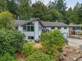 19217 46th Ave NE, Lake Forest Park, WA 98155