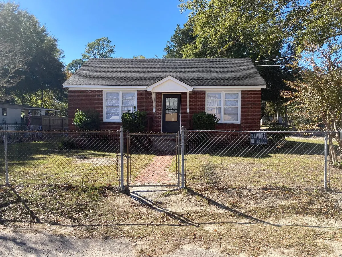 Building Photo - 702 White Ave