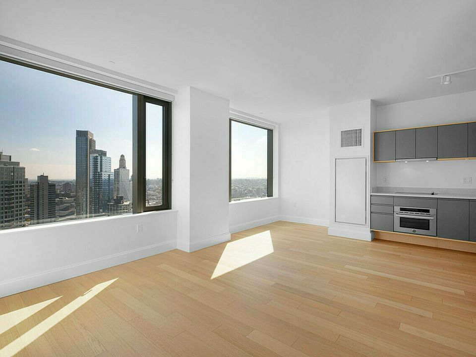 1st image of 10 City Pt APT 25H