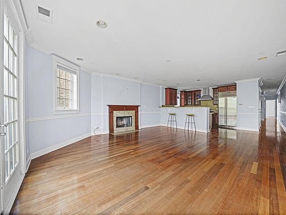 5th image of 864 W Buckingham Pl APT 3