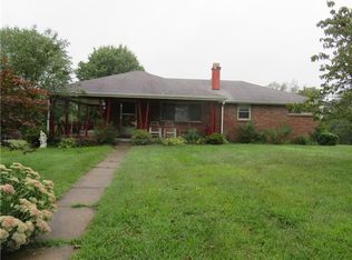 7 Woodland Dr, Burgettstown, PA 15021