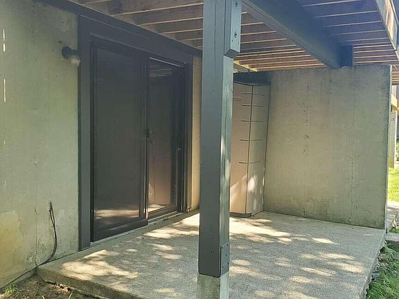 4th image of 912 Ravine Dr