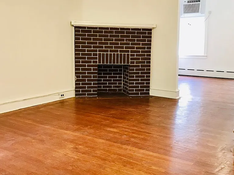 596 Van Kirk St — Photo 3