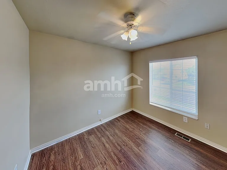 360 W 1900 S — Photo 13