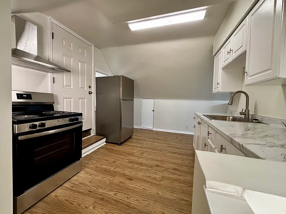 3608 Woodbine Ave #3