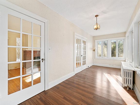 4th image of 90 Rosedale Avenue