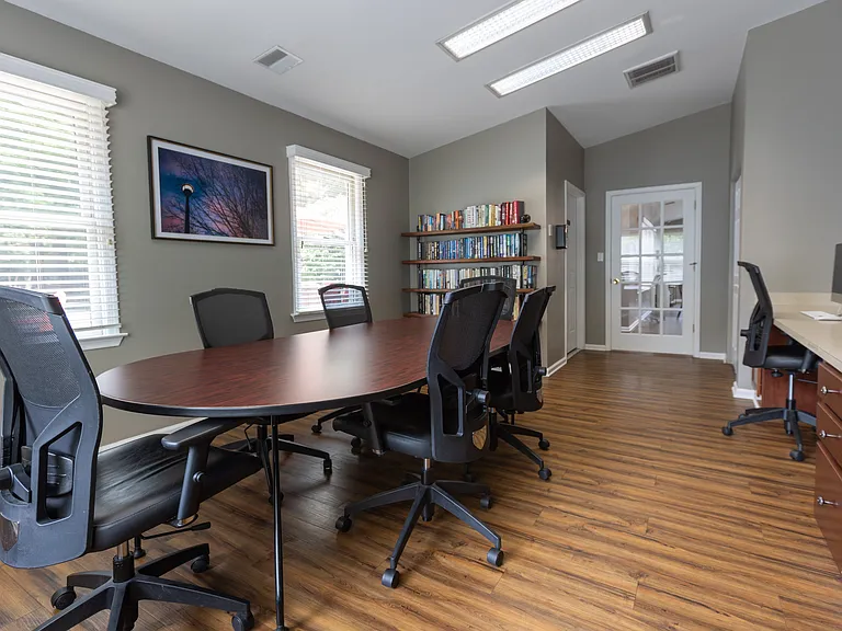 Pointe North Apartments — Photo 19