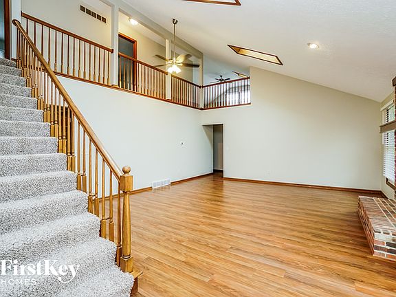 3rd image of 421 Paddlewheel Ct