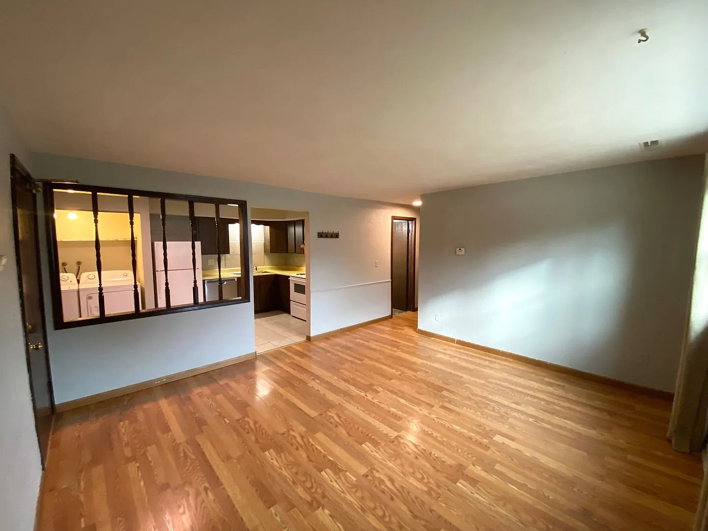 1211 W Chestnut Street — Photo 2