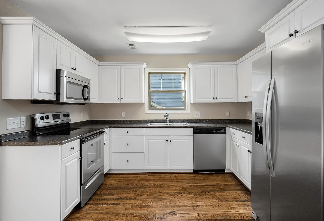 3 bed, 2.5 bath, 1578 sqft, $1,850 — Photo 2
