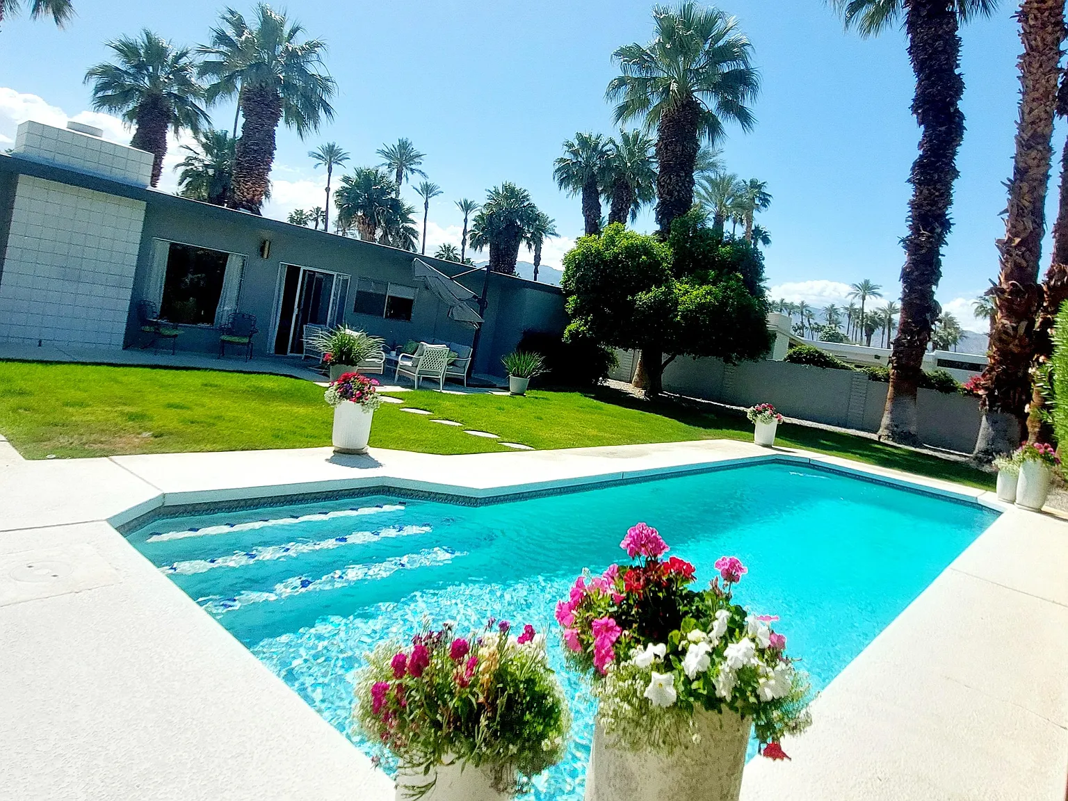 3 bed, 1632 sqft, $5,500 — Photo 1