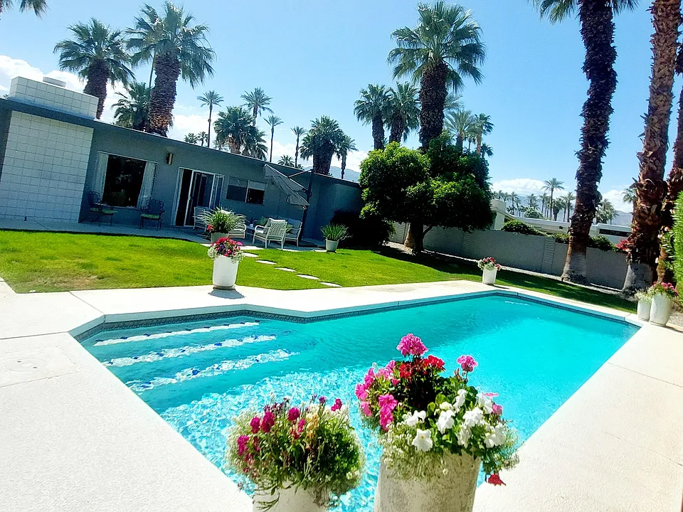 75452 Palm Shadow Dr