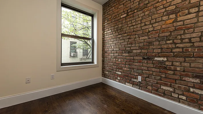 Rented by Nooklyn NYC LLC | media 21