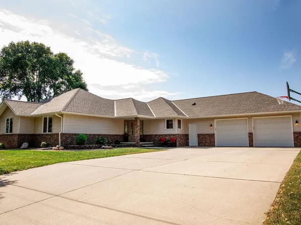 105 S 19th St, Montevideo, MN 56265