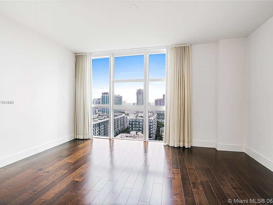 1st image of 665 NE 25th St APT 1505
