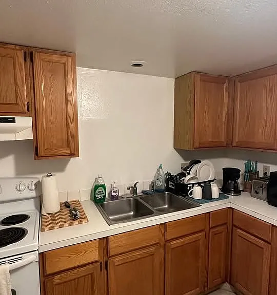 3 bed, 1.0 bath, 1040 sqft, $550 — Photo 16