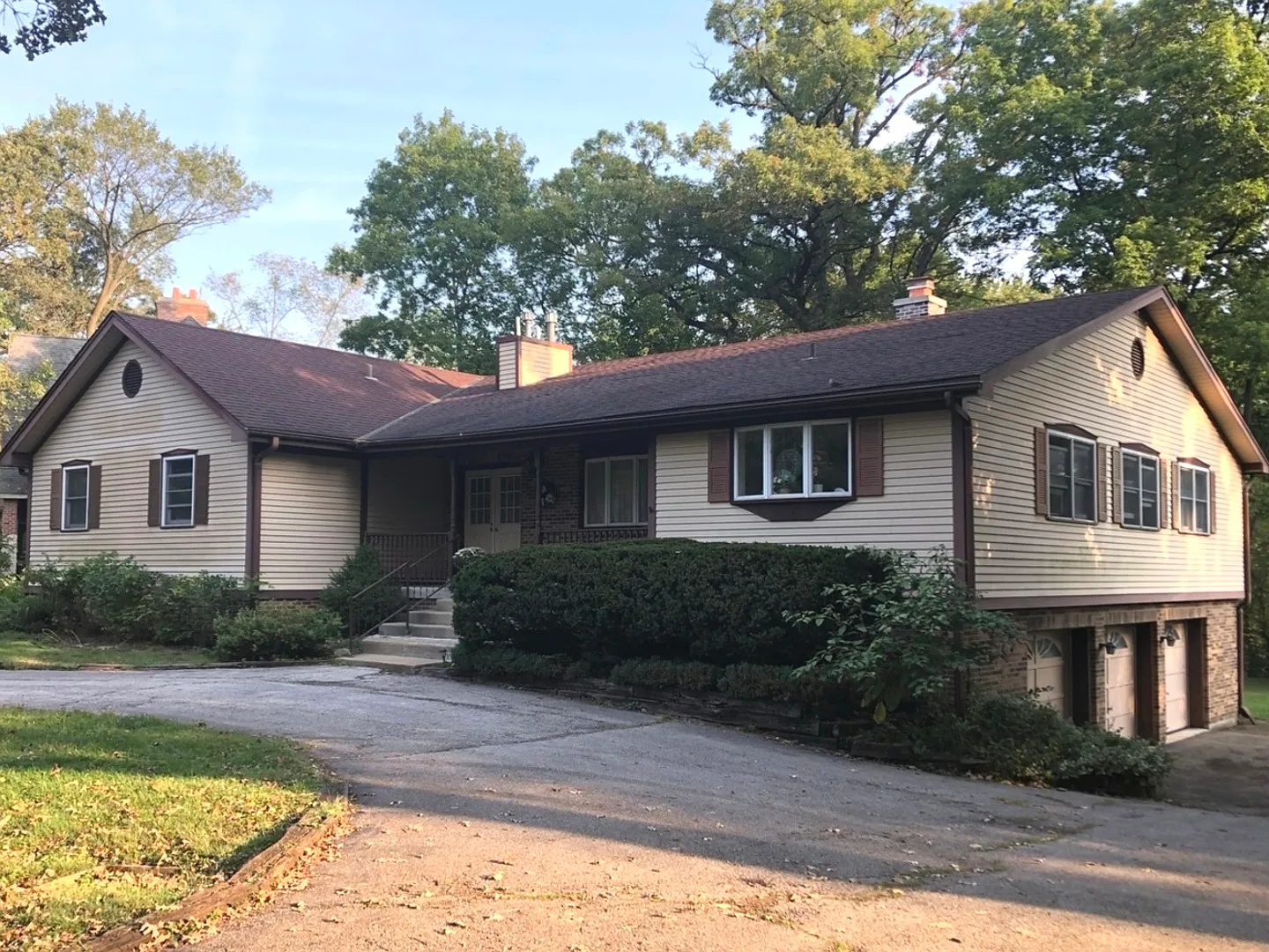29W070 Batavia Rd photo 1