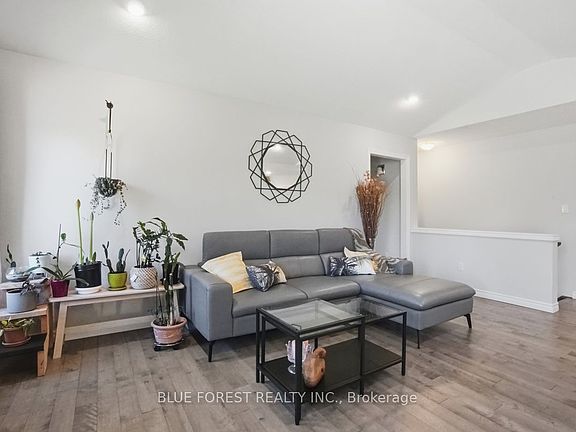 5th image of 62 Blairmont Ter