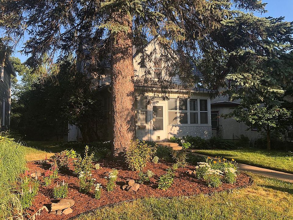 1st image of 2632 Buchanan St NE