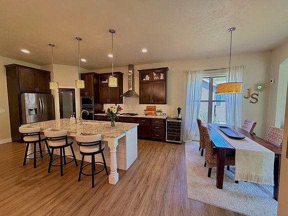 5th image of 1104 S Forestbrook Ln
