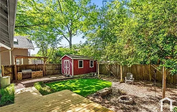 305 E Hendrix St — Photo 27
