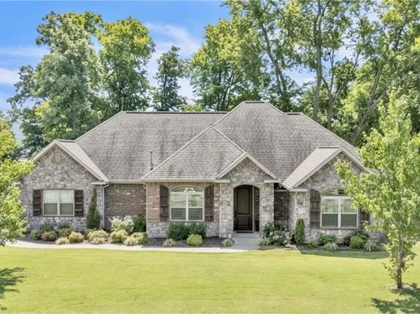 467 Orchard Creek Dr, Farmington, AR 72730