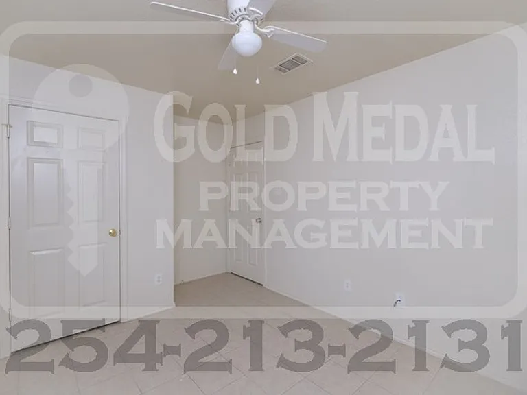 3402 Hereford Ln — Photo 7