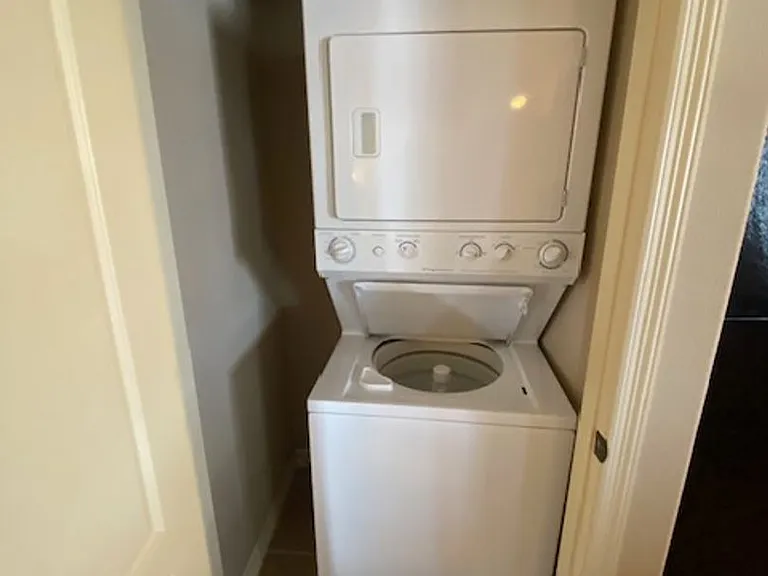 922 W 15th St #10 — Photo 12
